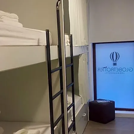 Albergue Globetrotter Hostel, By Albany *