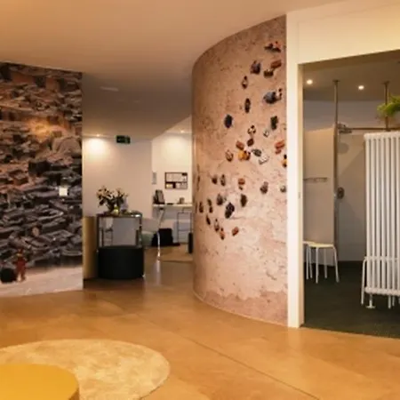 Globetrotter Hostel, By Albany * 레온