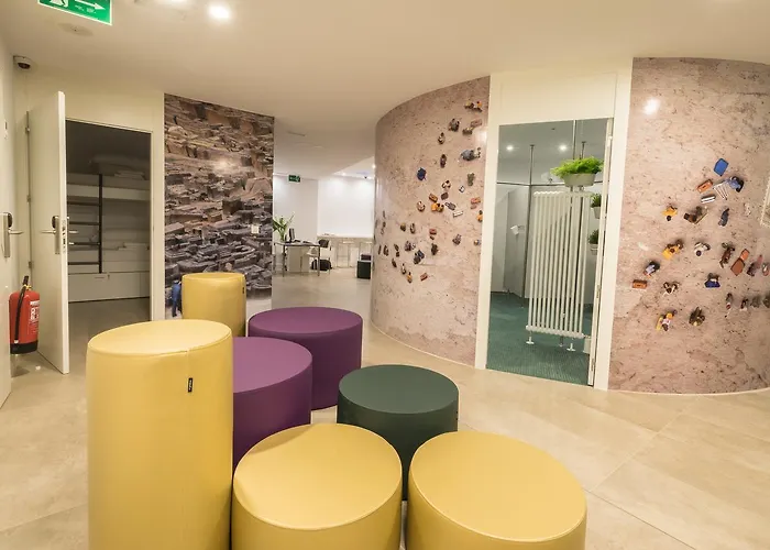 Globetrotter Hostel, By Albany 레온