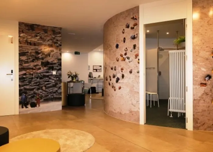 Globetrotter Hostel, By Albany * 莱昂